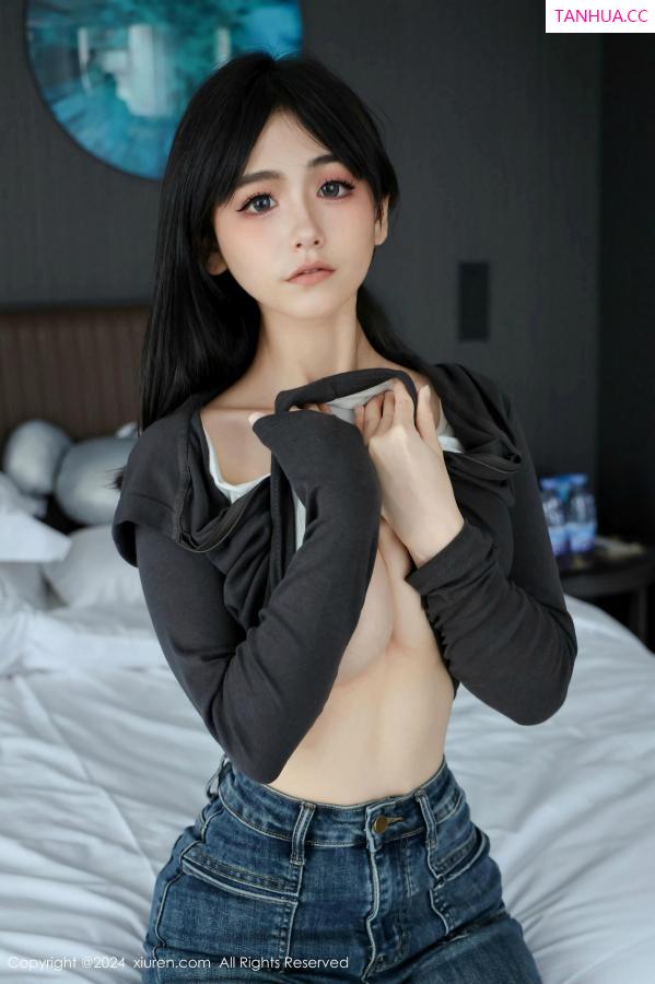   [XiuRen]高清写真图 2024.11.19 No.9464 奶芙乔乔 美腿性感第18张图片